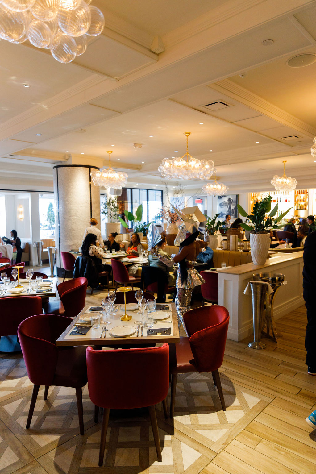 Les Bons Vivants — March Edition